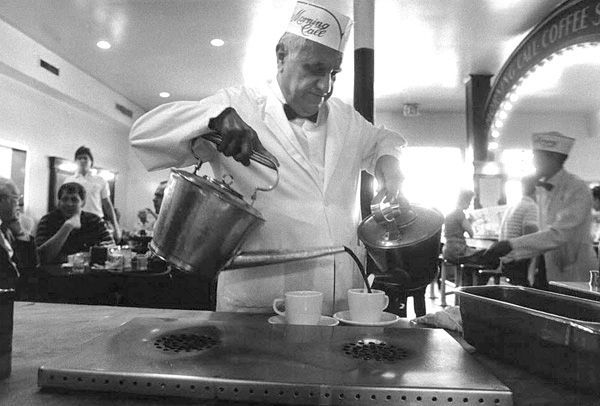 morning call waiter currera 84